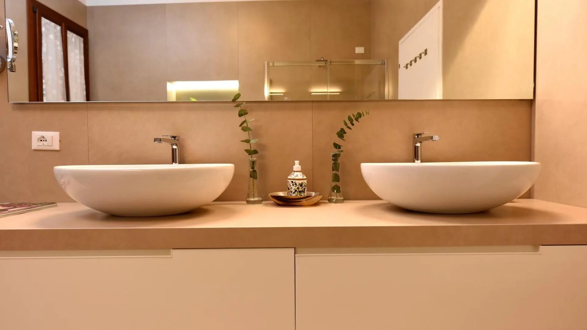 Soderini Splendor: First Floor Palazzo Charm At Castello Square Appartement Venetië
