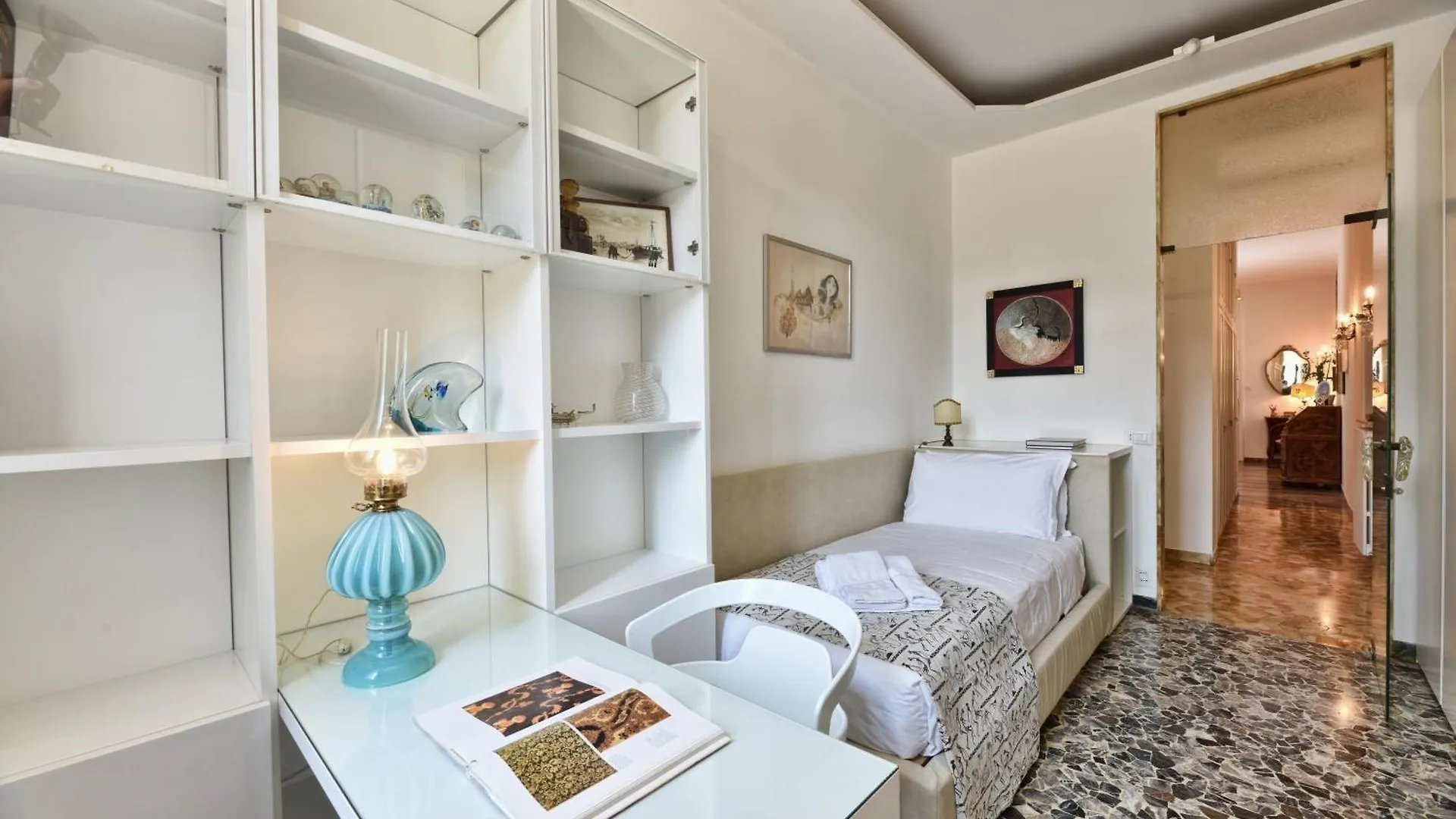 Soderini Splendor: First Floor Palazzo Charm At Castello Square Appartement Venetië Italië