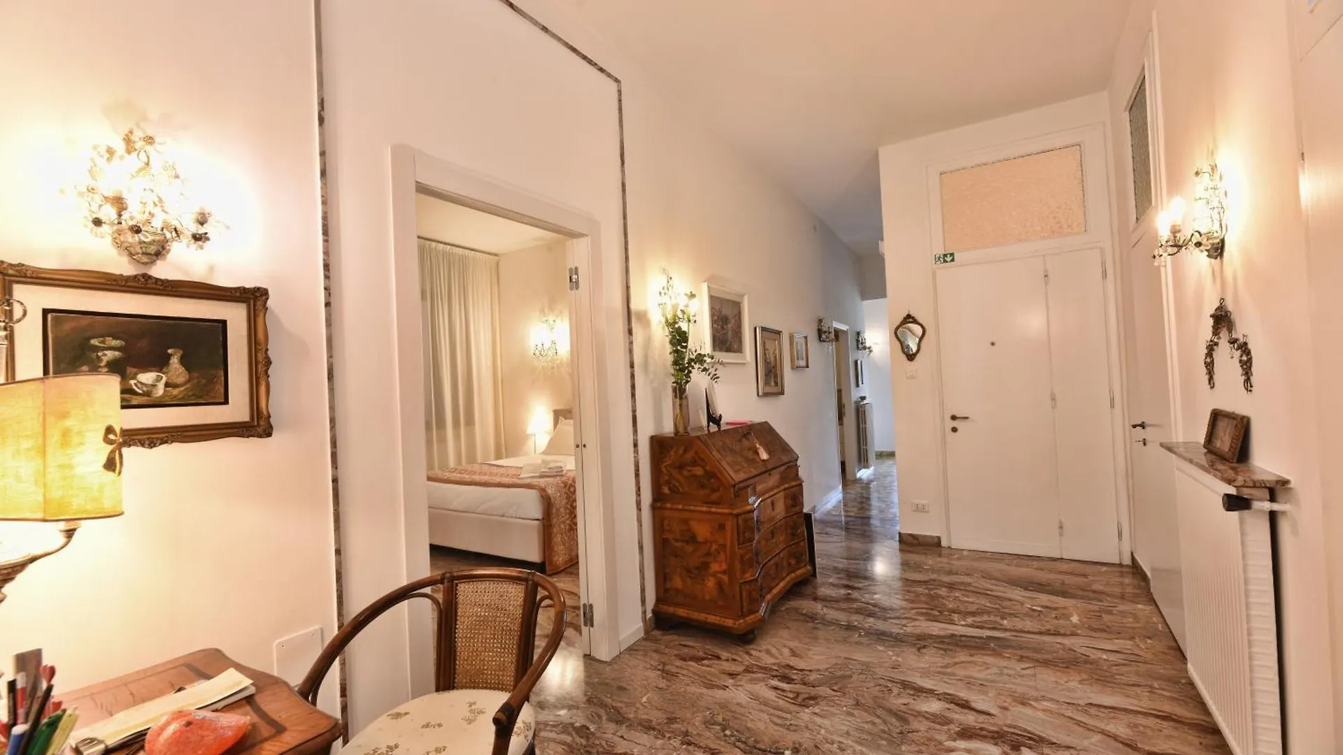 Soderini Splendor: First Floor Palazzo Charm At Castello Square Appartement Venetië Italië