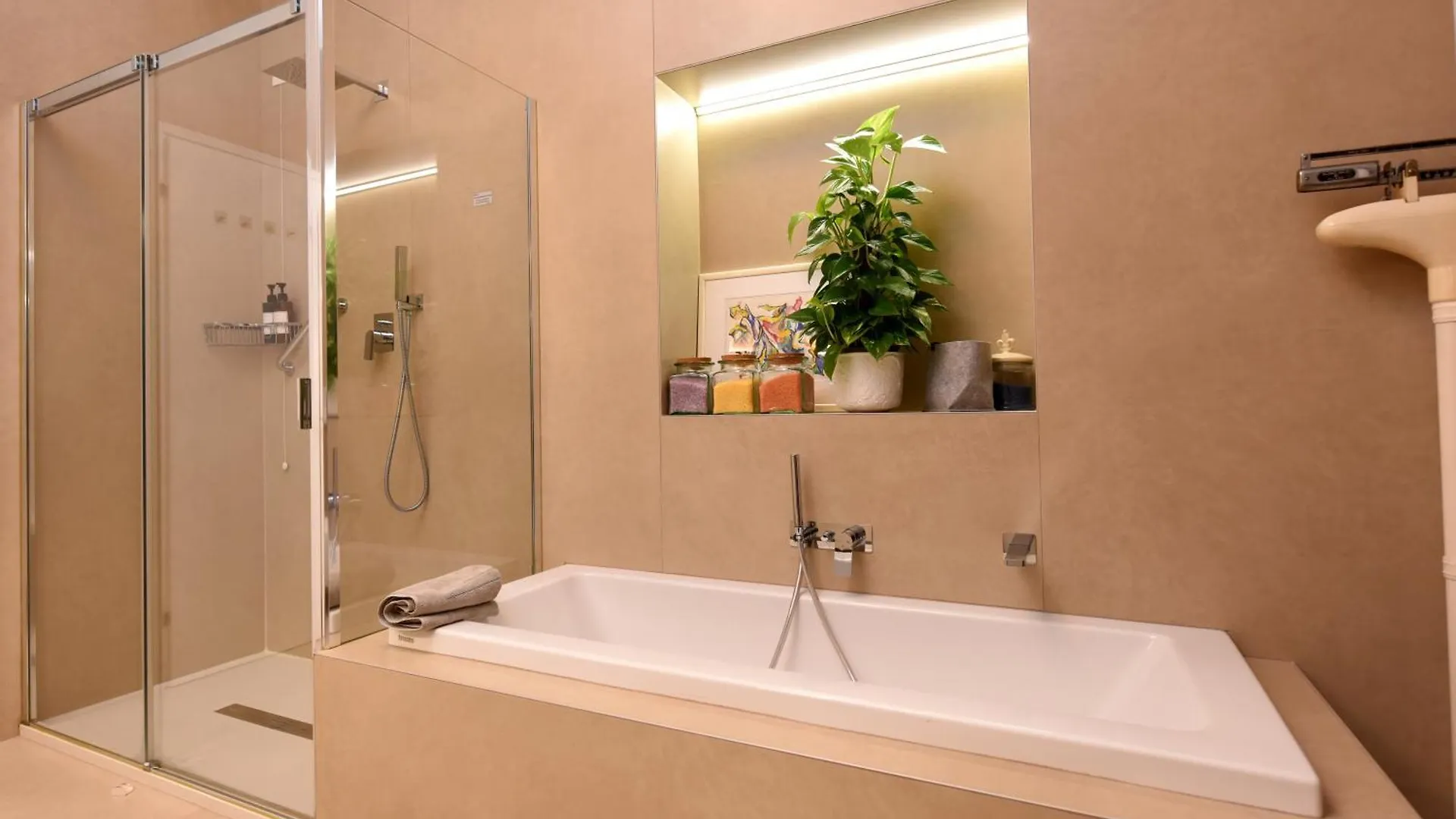 Soderini Splendor: First Floor Palazzo Charm At Castello Square Daire Venedik